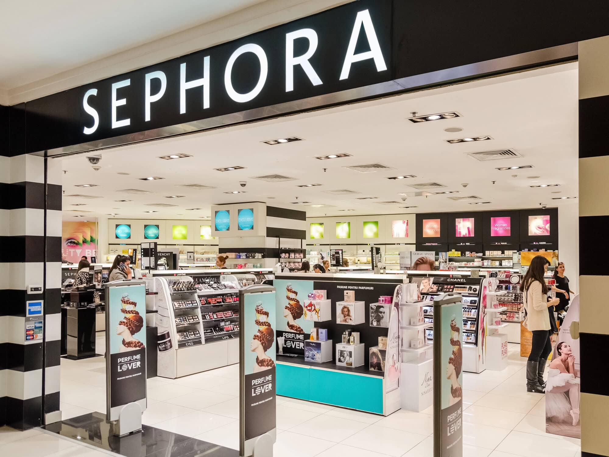 12 Methods To Get a Free Sephora Reward Card