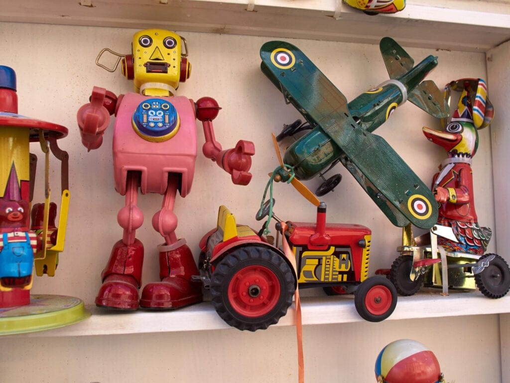 where to sell old vintage toys